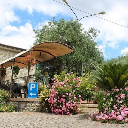 Casale Degli Ulivi Farm stay *